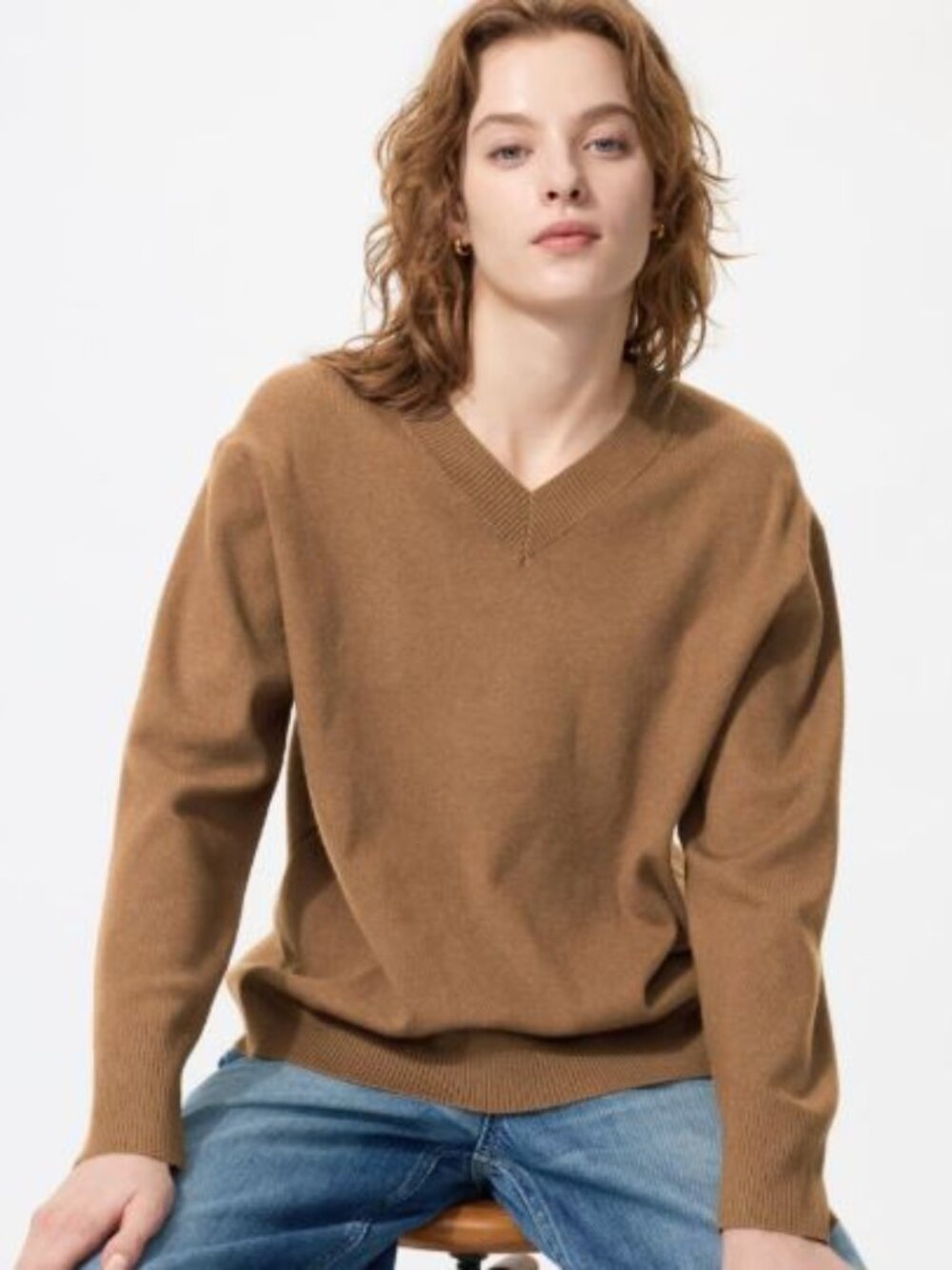 Uniqlo Lightweight Knit V Neck Pullover Camel Women Size Small